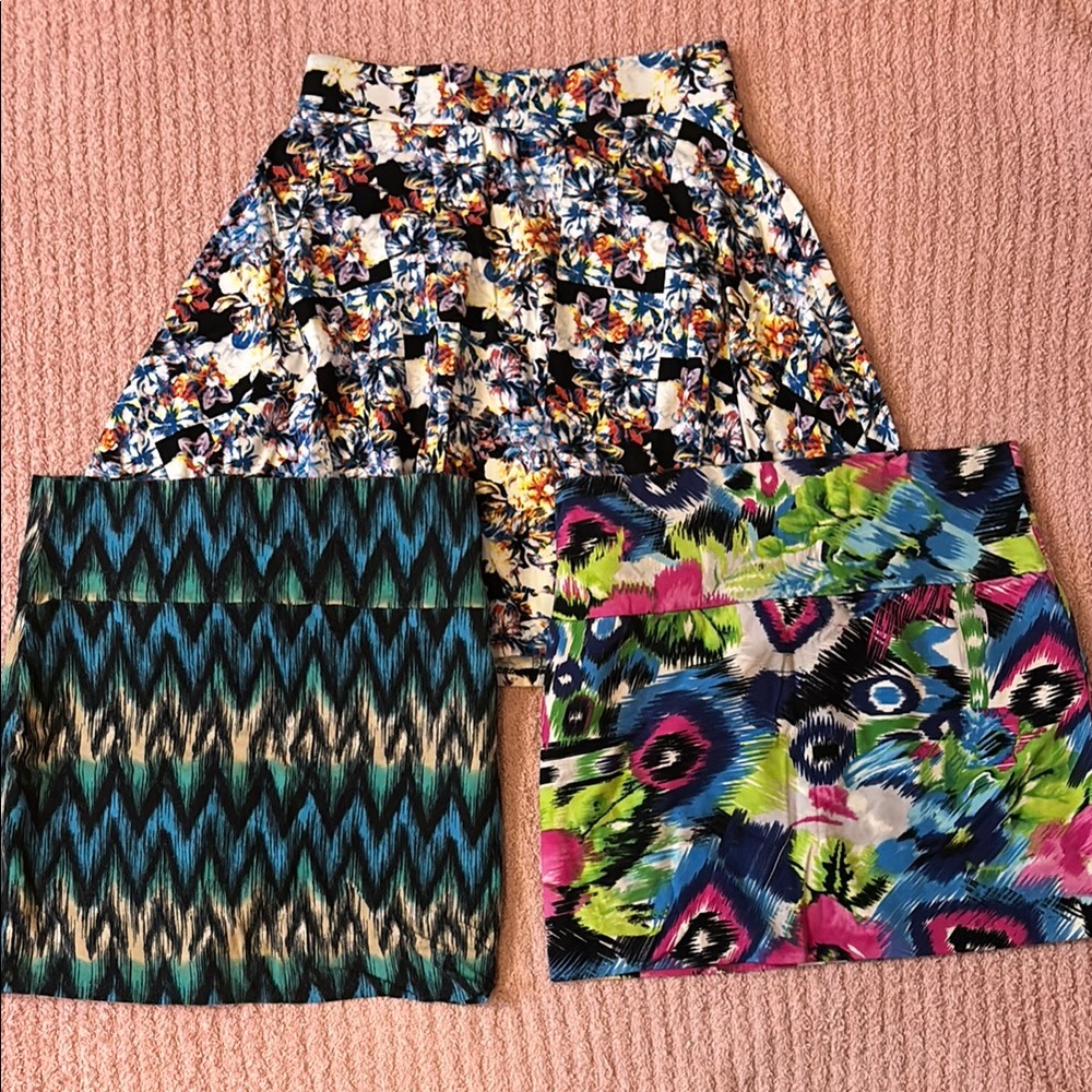 Women’s Floral Colorful Skater And Bodycon Mini skirts Bundle Size Small